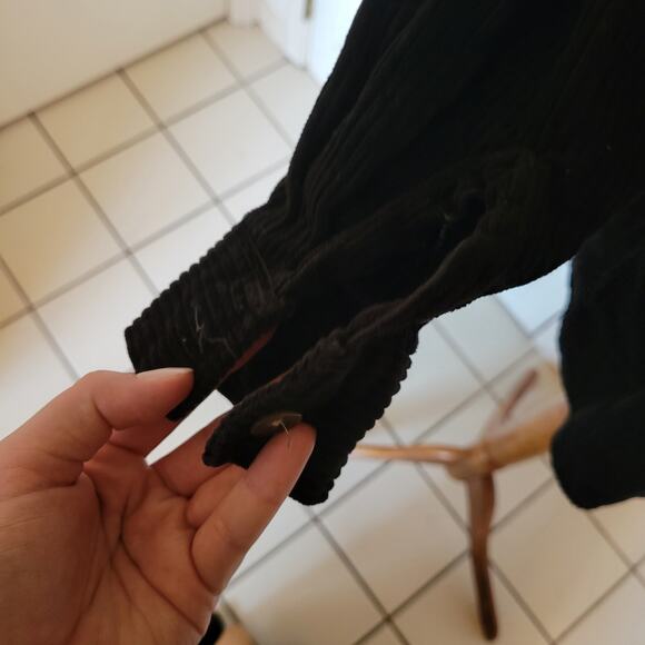 Warner Brothers Black Corduroy Looney Tunes Embroidered Shirt Women’s Medium - Picture 6 of 7